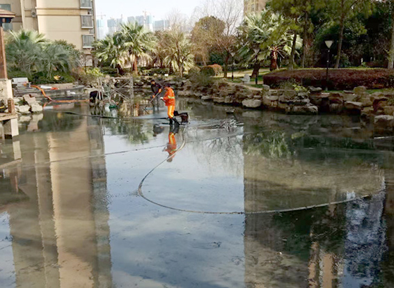 毛阳镇景观池淤泥清理